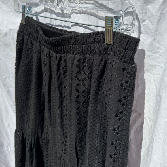 Black Tiered Eyelet Midi Skirt Elastic Waist Line - Picture 2 of 3